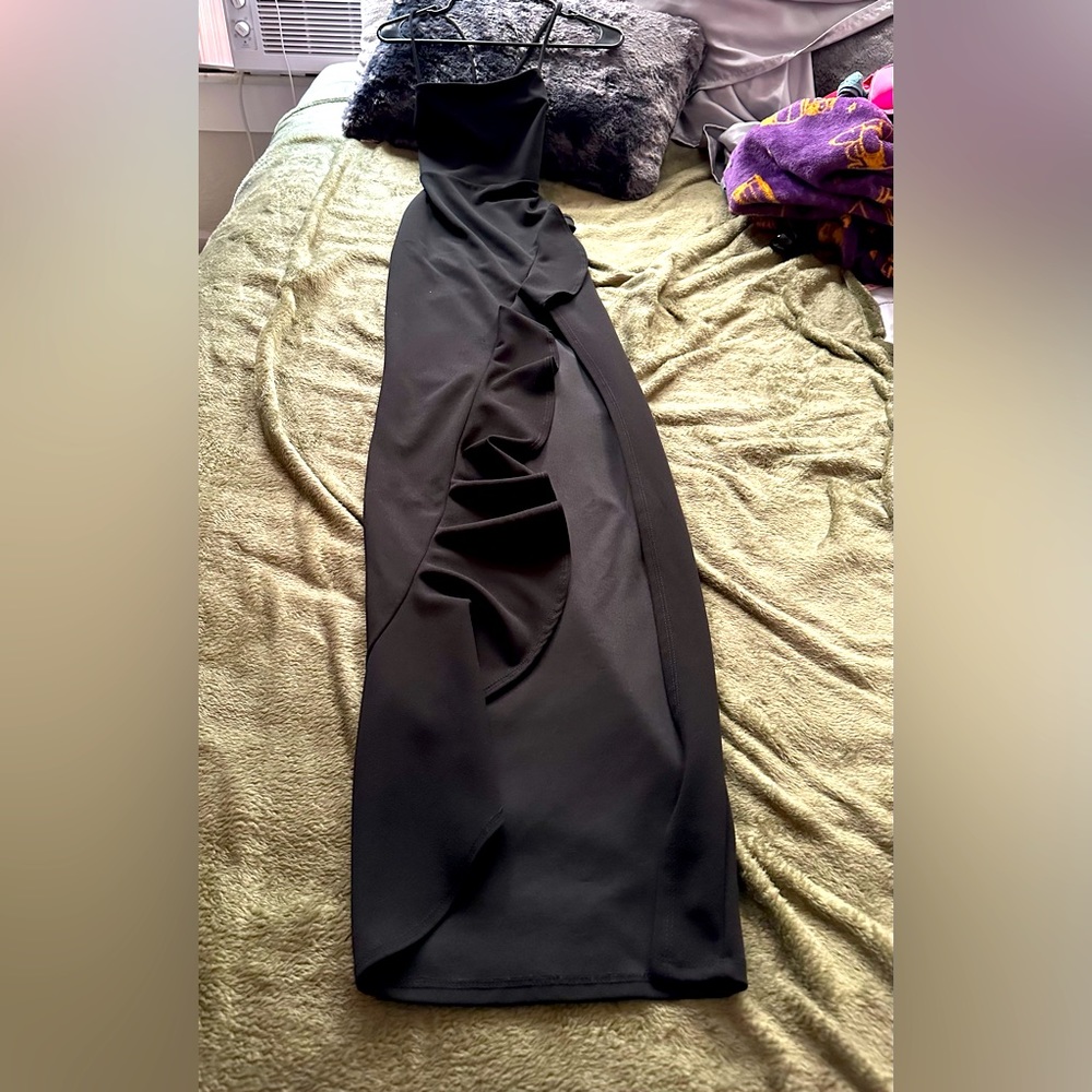 Windsor’s dress long opened